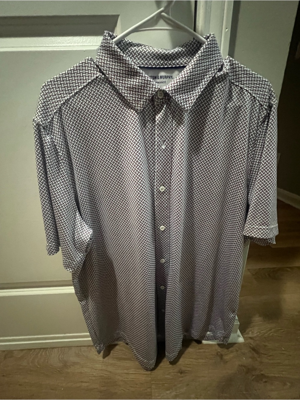 Short-Sleeve Geometric Dress Shirt - White & Navy
